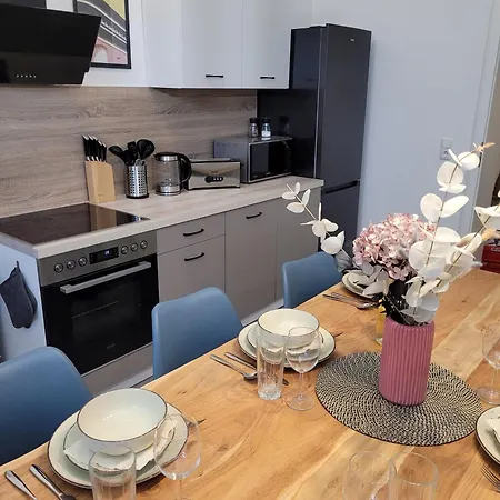 T21 - Apartment Direkt Im Zentrum Mit Parkplatz Chemnitz Buitenkant foto